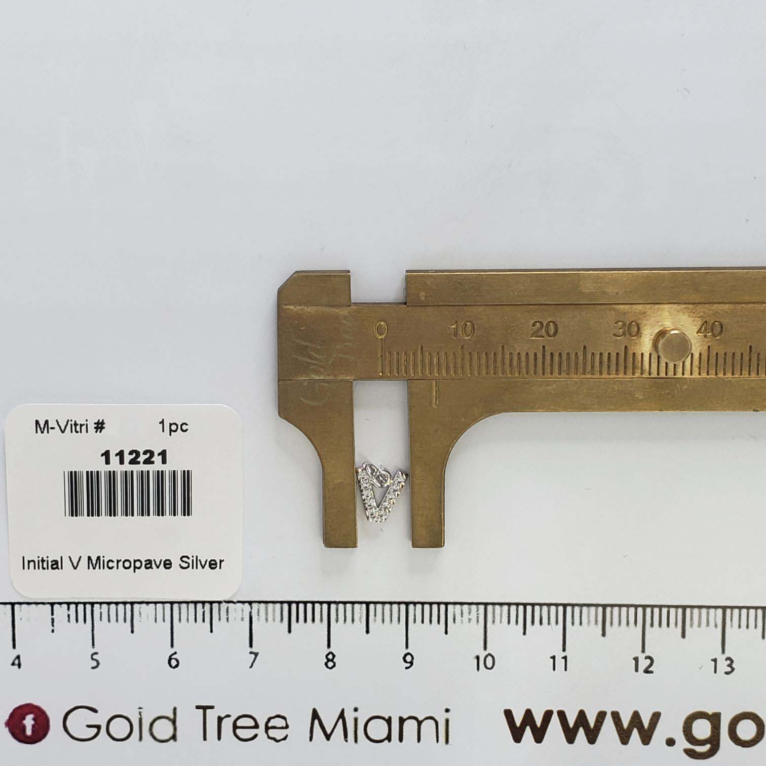 11221 Initial V Micropave Silver