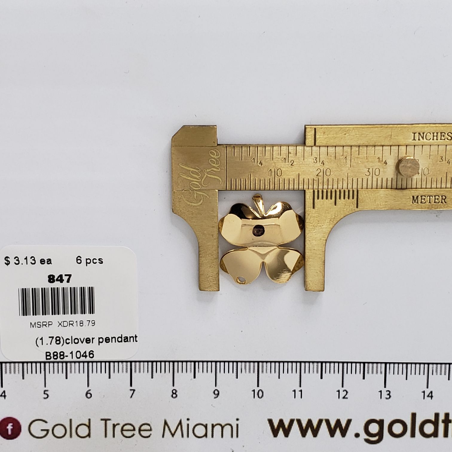 847 Concave Clover Pendant