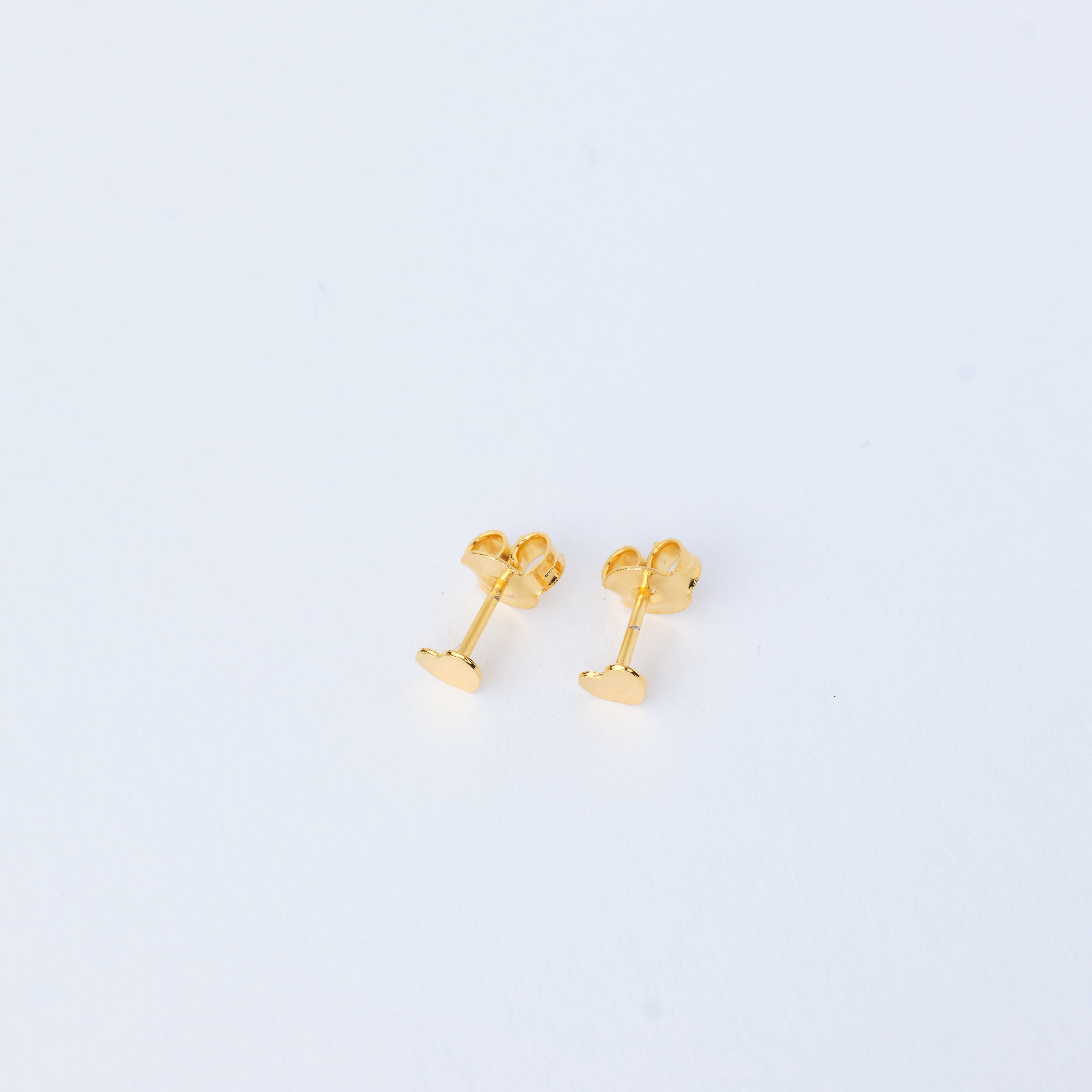20887 Aretes Dorados Mini Corazón