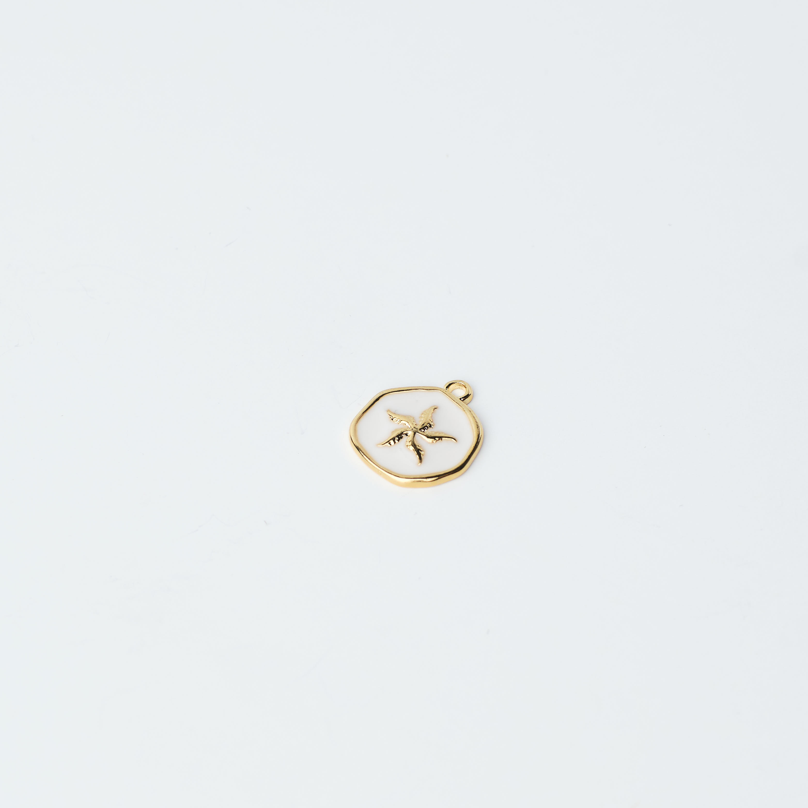 20813 White Starfish pendant