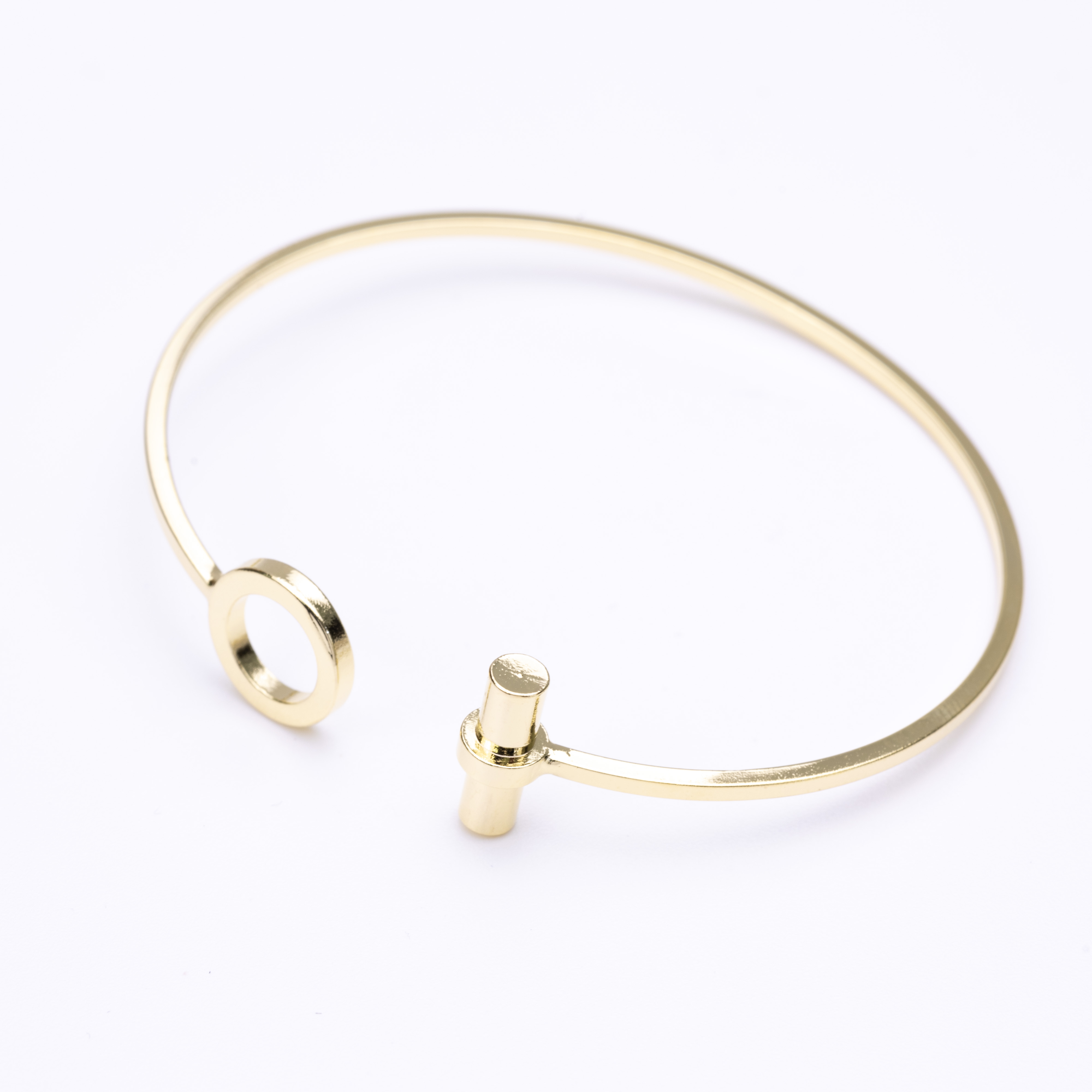 8186 Pulsera de Aro Círculo y Barra