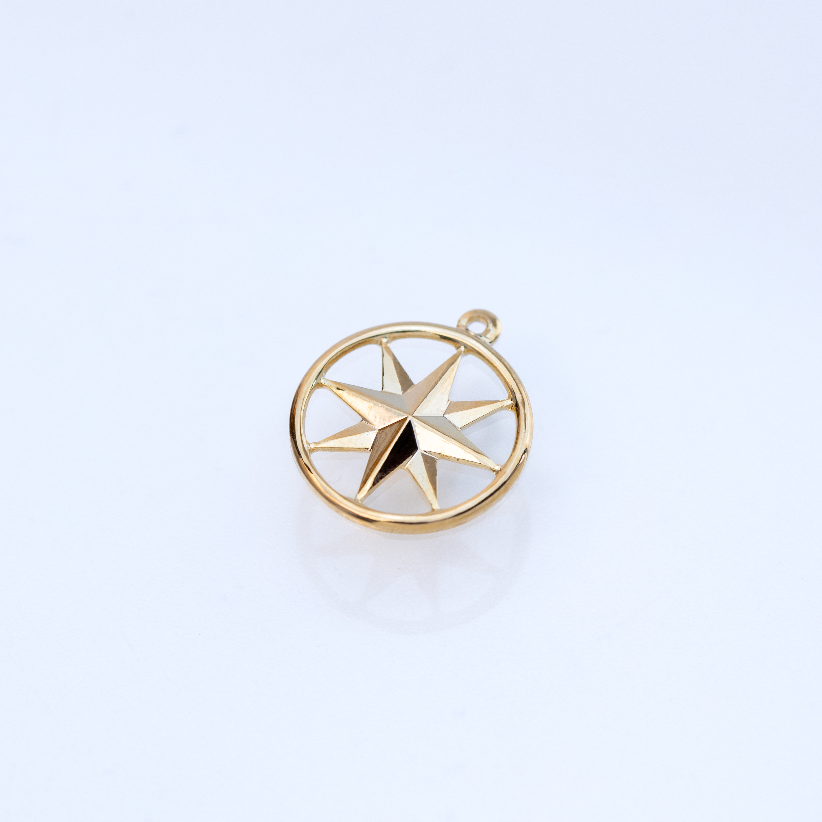 6618 Round Star Pendant