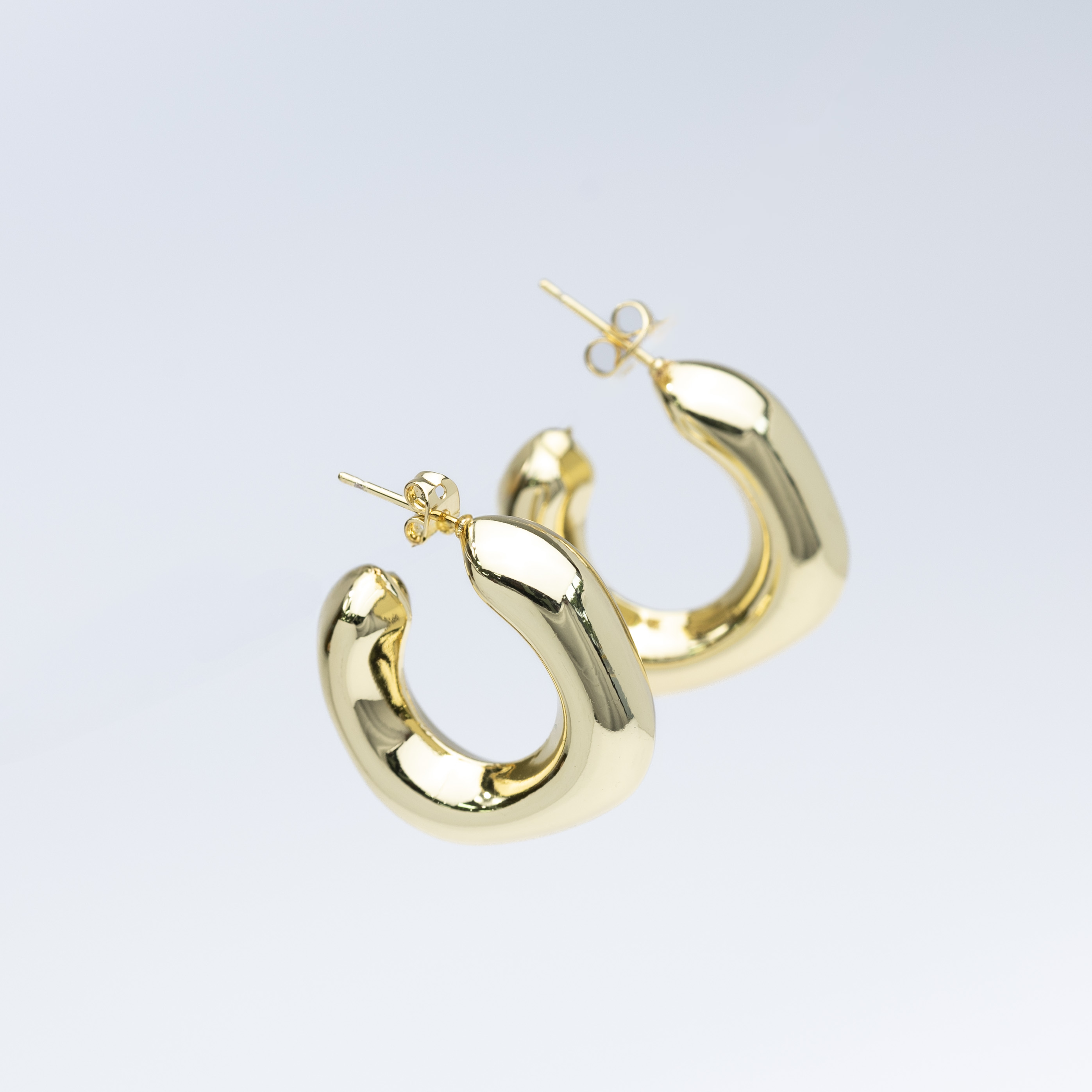 19728 Gold Puffy Square Earrings