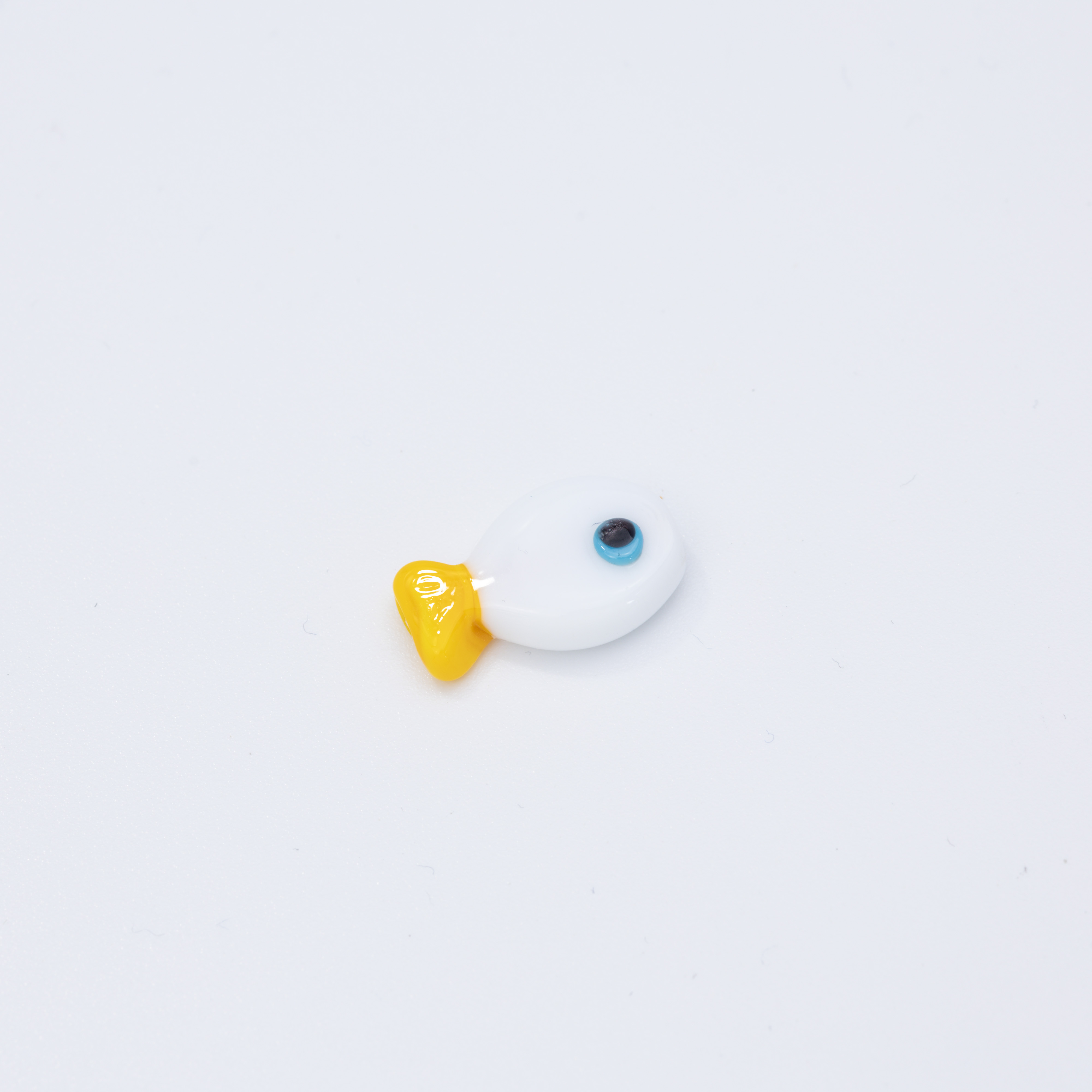 19623 White Yellow Fish Murano Spacer